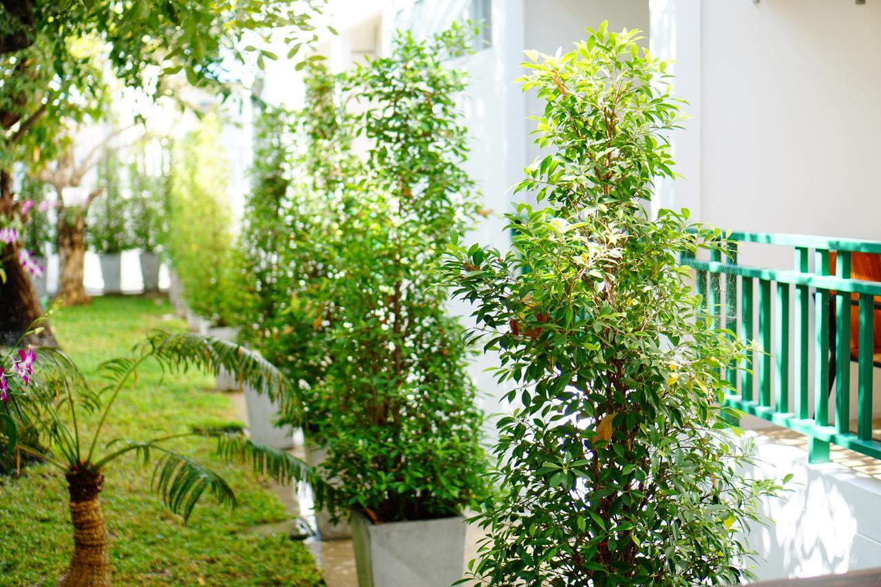 Np Hotel Buriram Exteriör bild