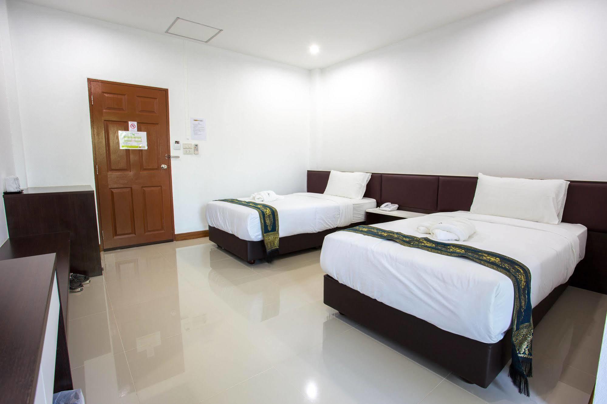 Np Hotel Buriram Exteriör bild