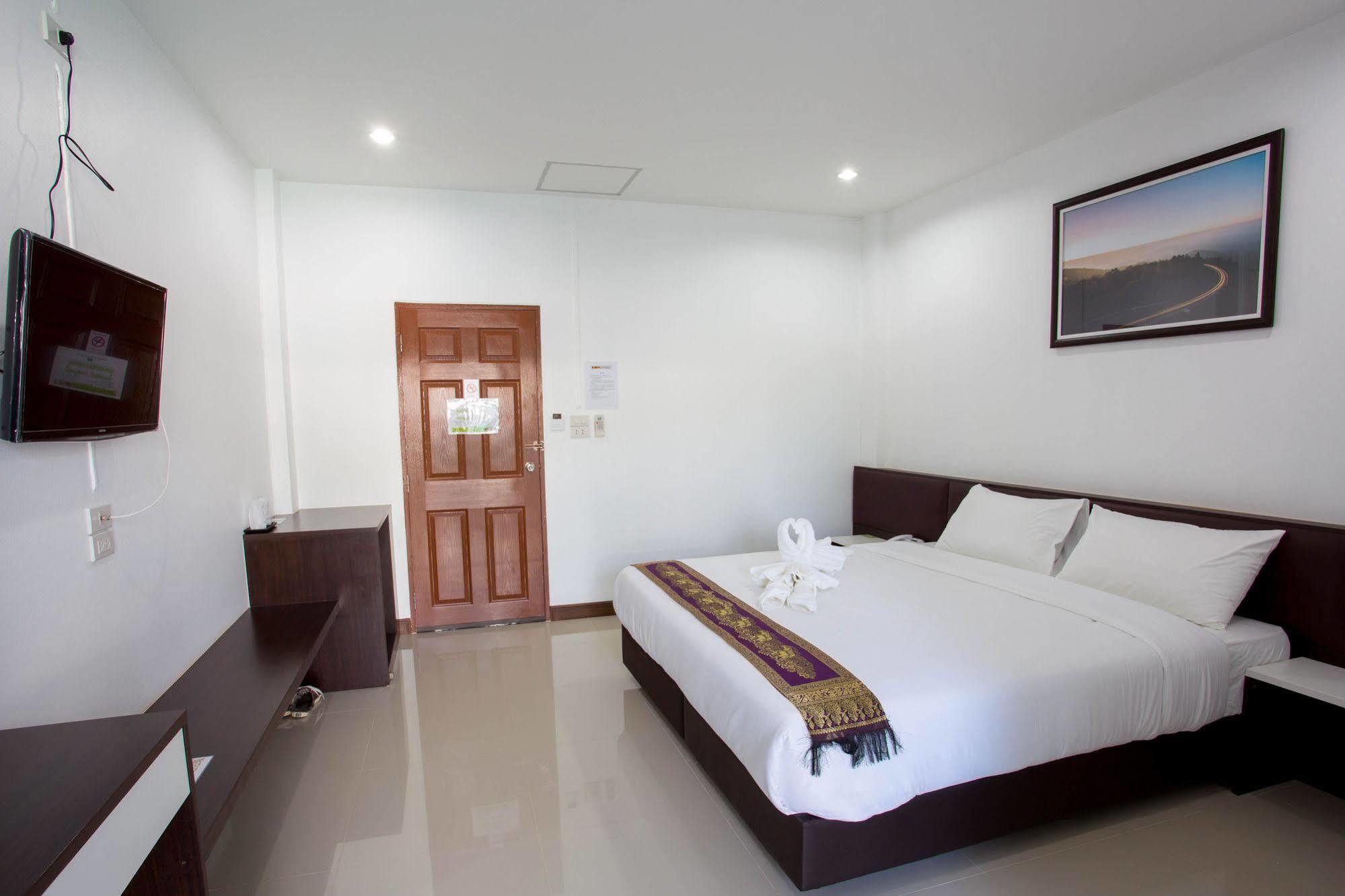 Np Hotel Buriram Exteriör bild