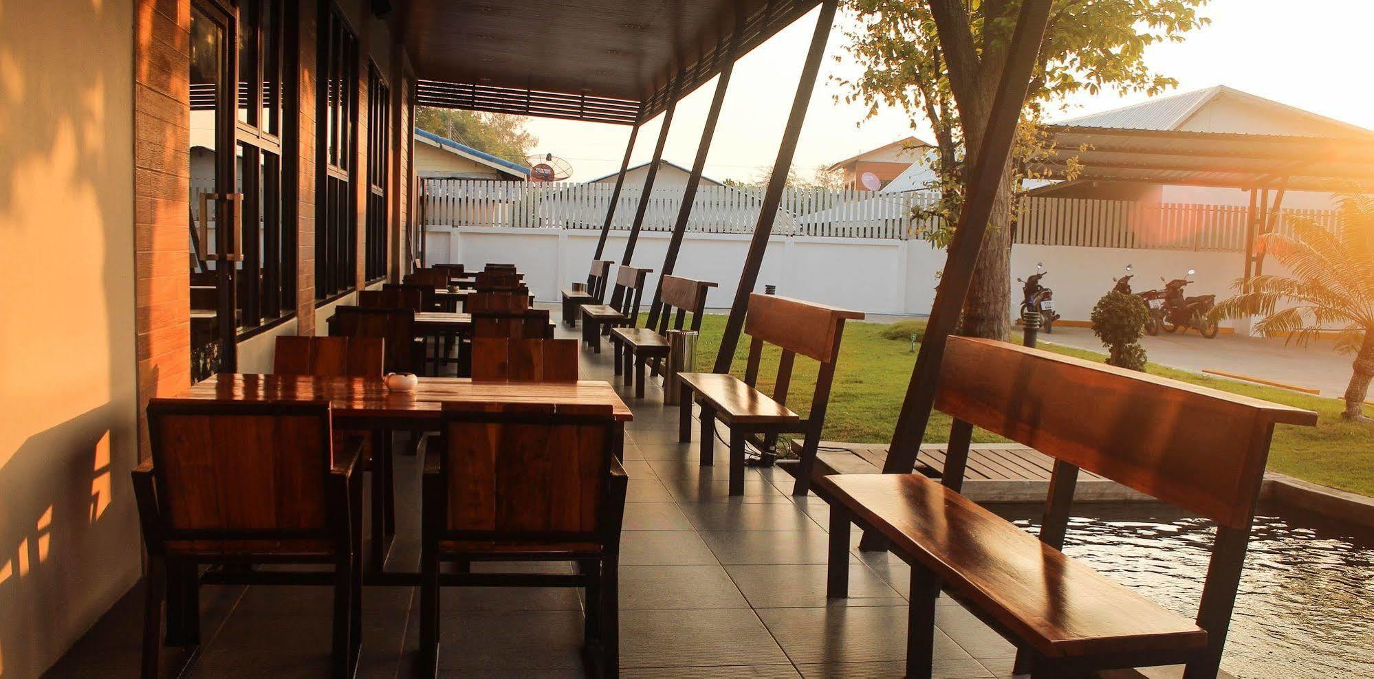 Np Hotel Buriram Exteriör bild