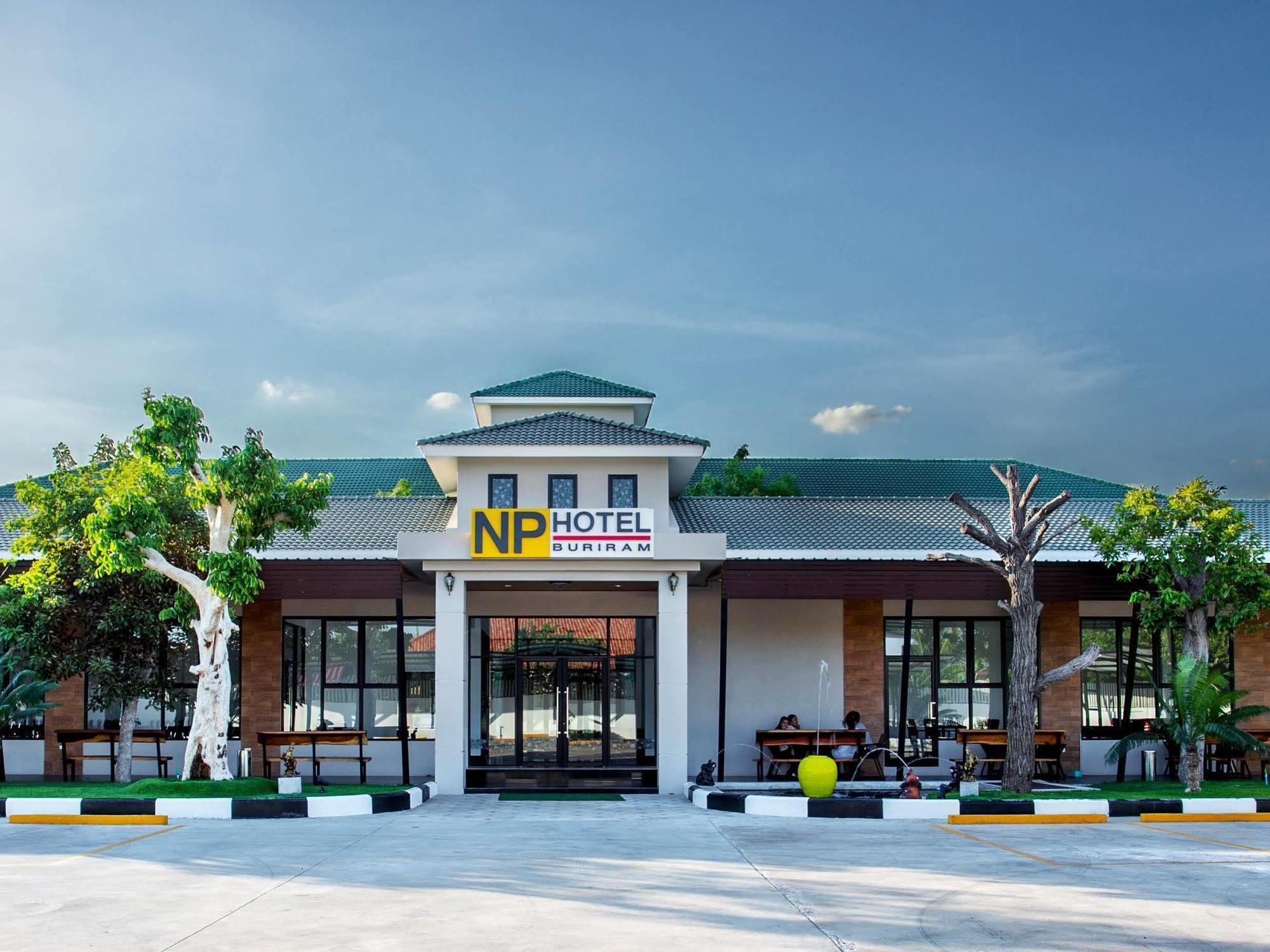 Np Hotel Buriram Exteriör bild